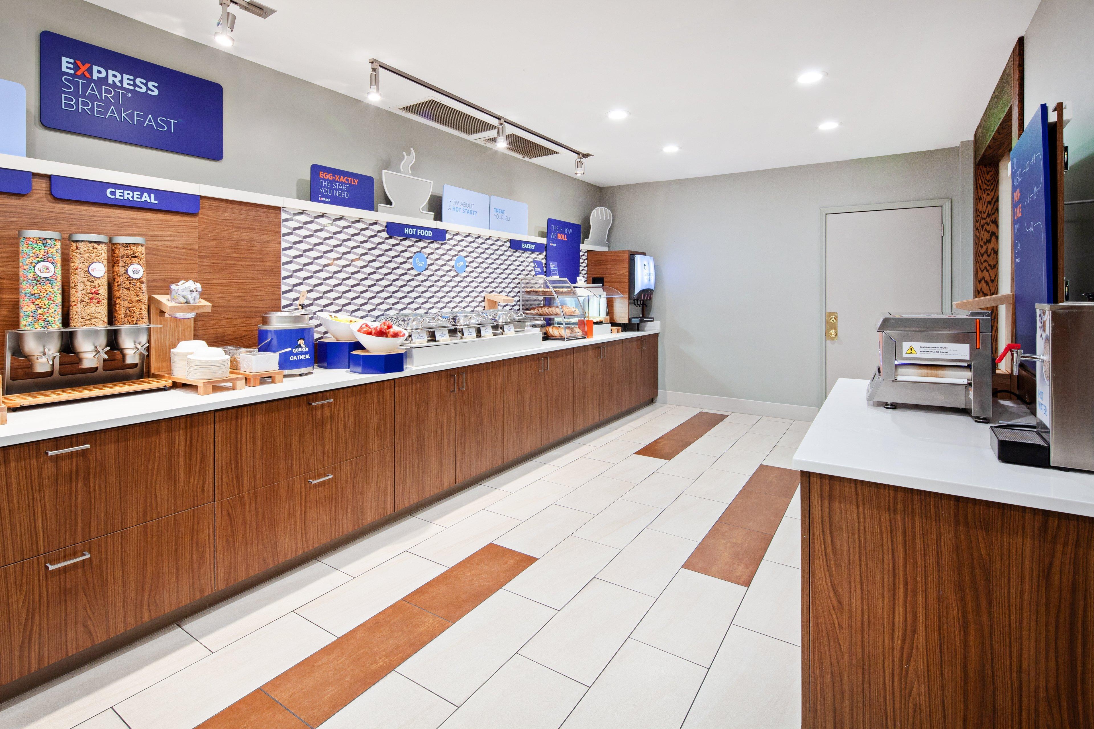 Holiday Inn Express & Suites Clovis Fresno Area By Ihg Exterior photo