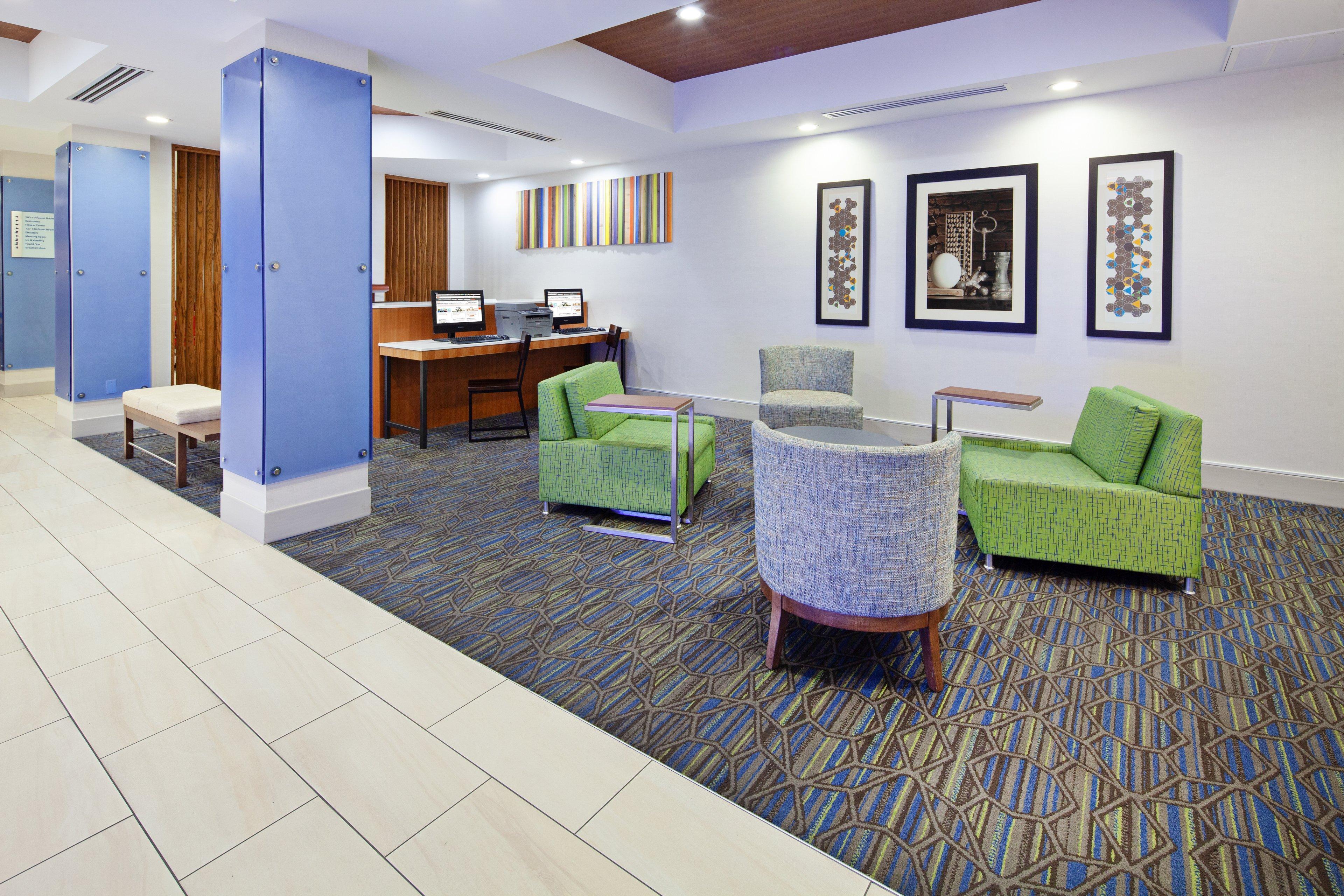 Holiday Inn Express & Suites Clovis Fresno Area By Ihg Exterior photo