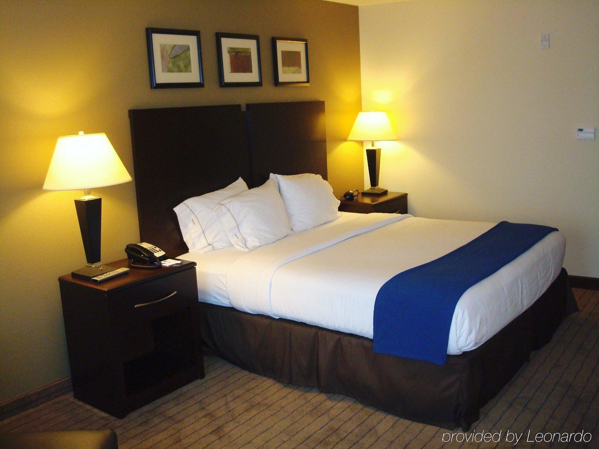 Holiday Inn Express & Suites Clovis Fresno Area By Ihg Exterior photo