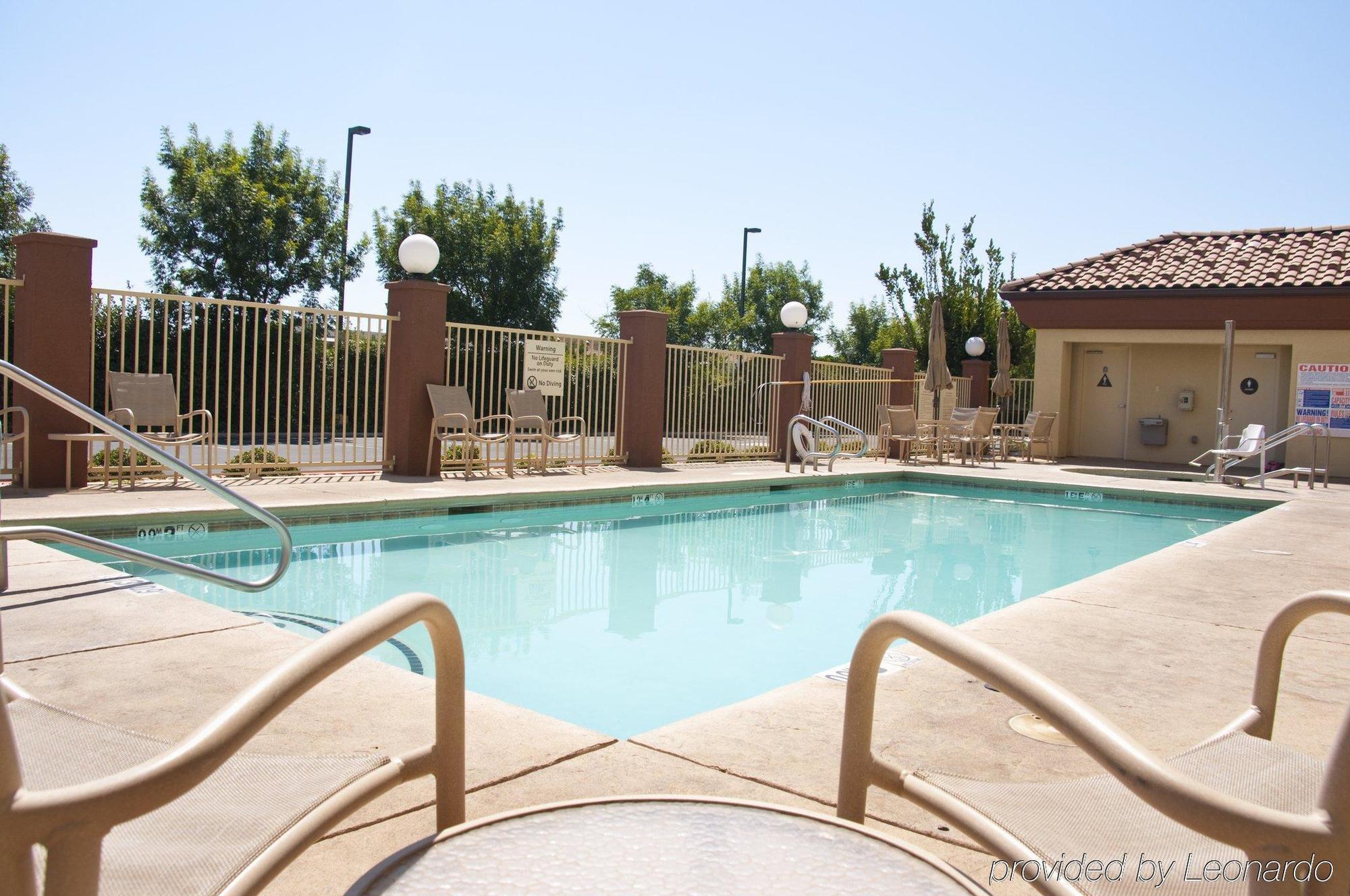 Holiday Inn Express & Suites Clovis Fresno Area By Ihg Exterior photo