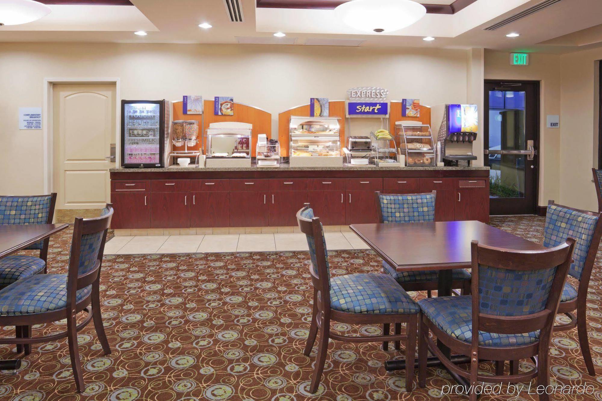 Holiday Inn Express & Suites Clovis Fresno Area By Ihg Exterior photo