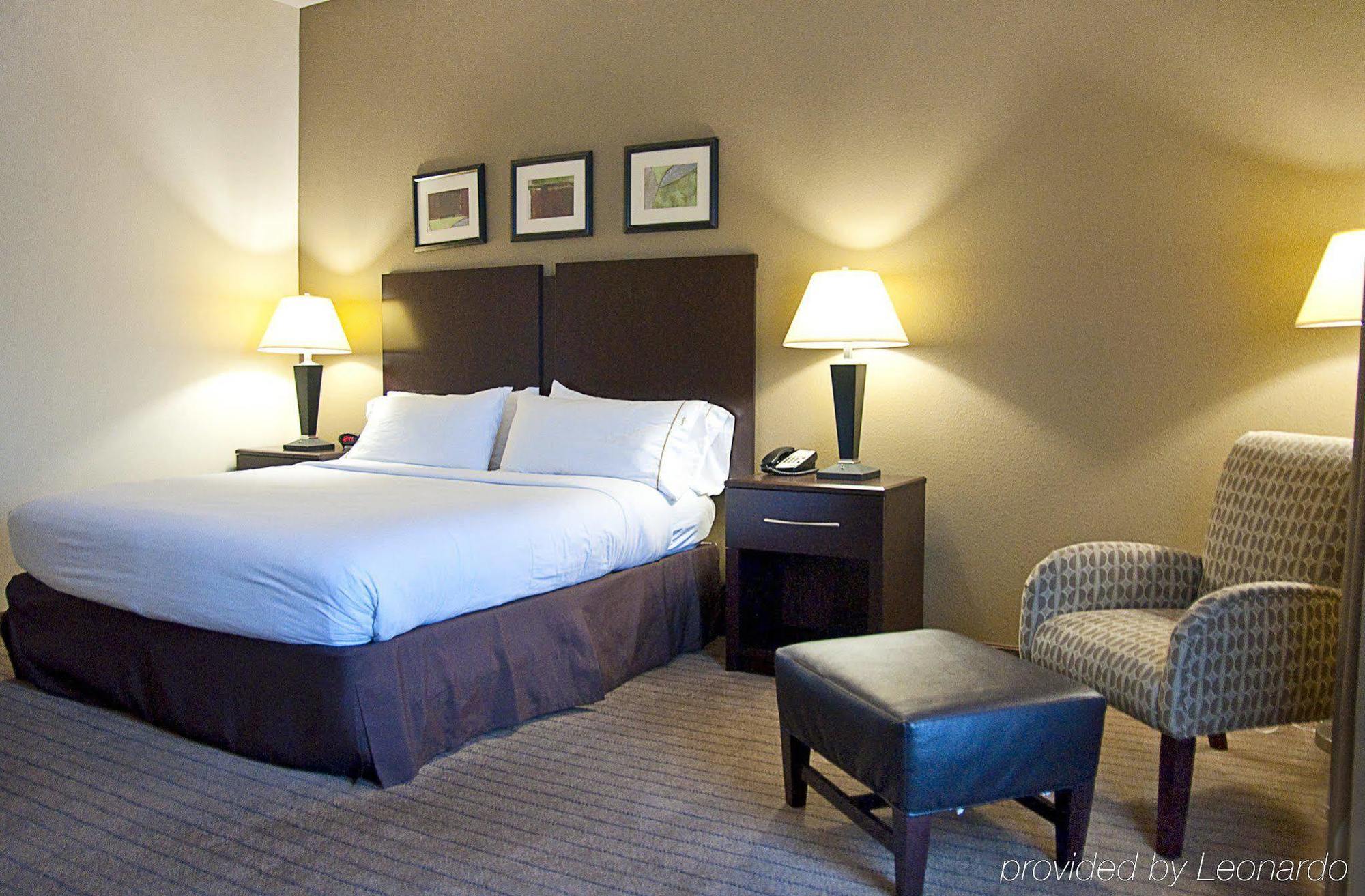 Holiday Inn Express & Suites Clovis Fresno Area By Ihg Exterior photo