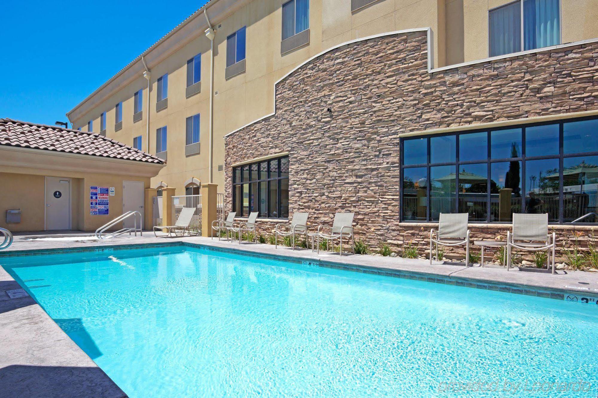Holiday Inn Express & Suites Clovis Fresno Area By Ihg Exterior photo