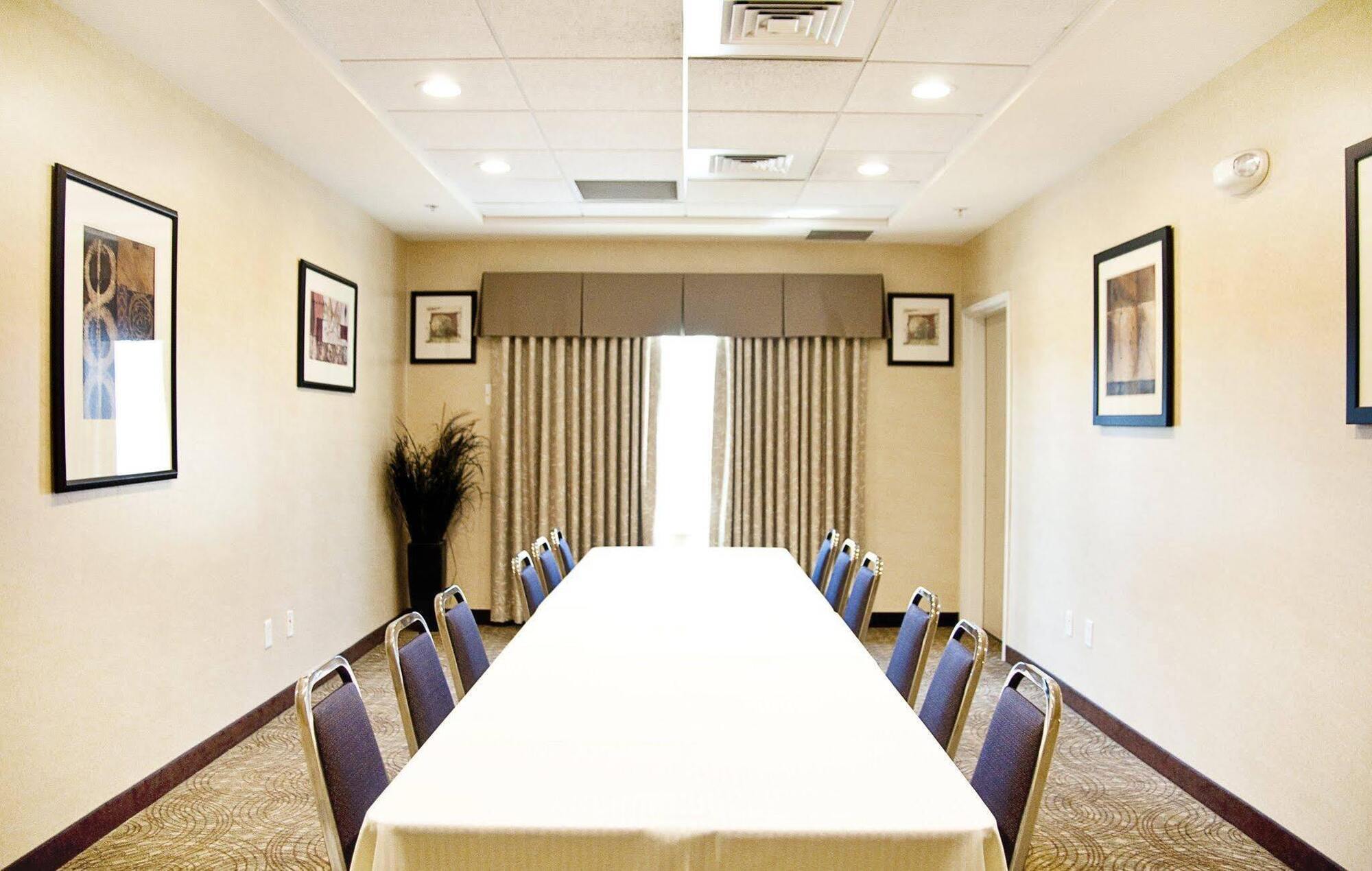 Holiday Inn Express & Suites Clovis Fresno Area By Ihg Exterior photo