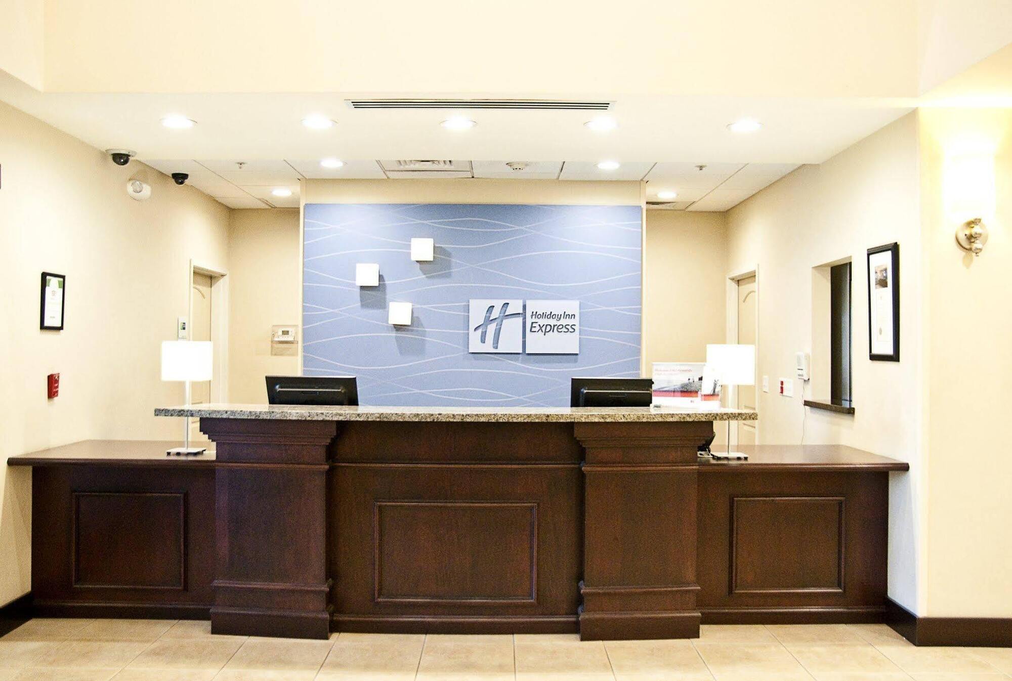 Holiday Inn Express & Suites Clovis Fresno Area By Ihg Exterior photo