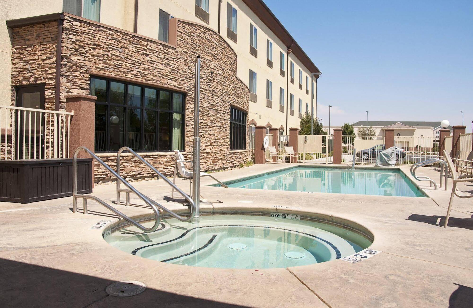 Holiday Inn Express & Suites Clovis Fresno Area By Ihg Exterior photo